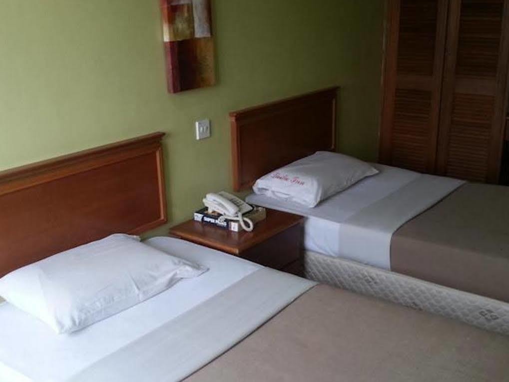 Laila Inn Kuching Zewnętrze zdjęcie